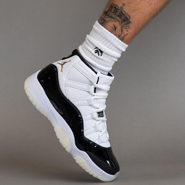 Jordan 11 concord gold sales jumpman